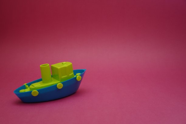 玩具船